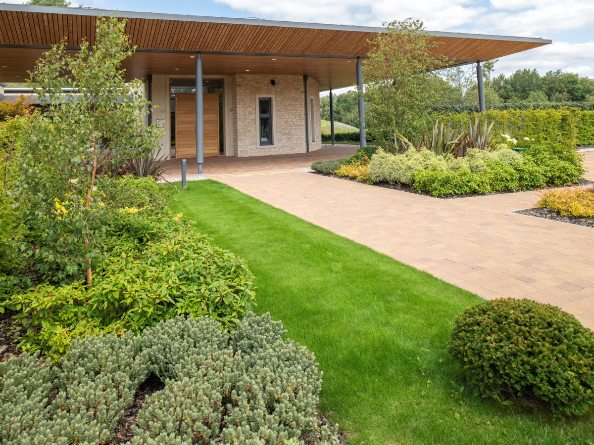 AYW - Aylesbury Vale Crematorium - Exterior