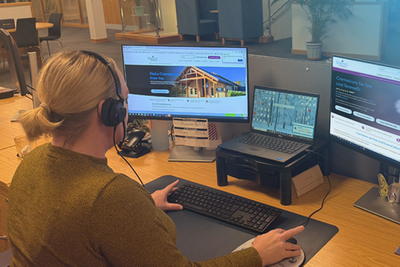 Rhiannon at computer