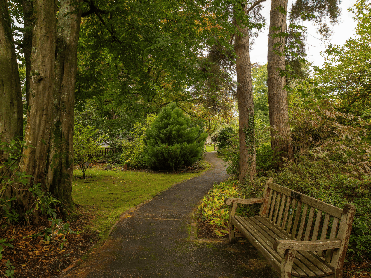 CHA - Charing Crematorium - Garden