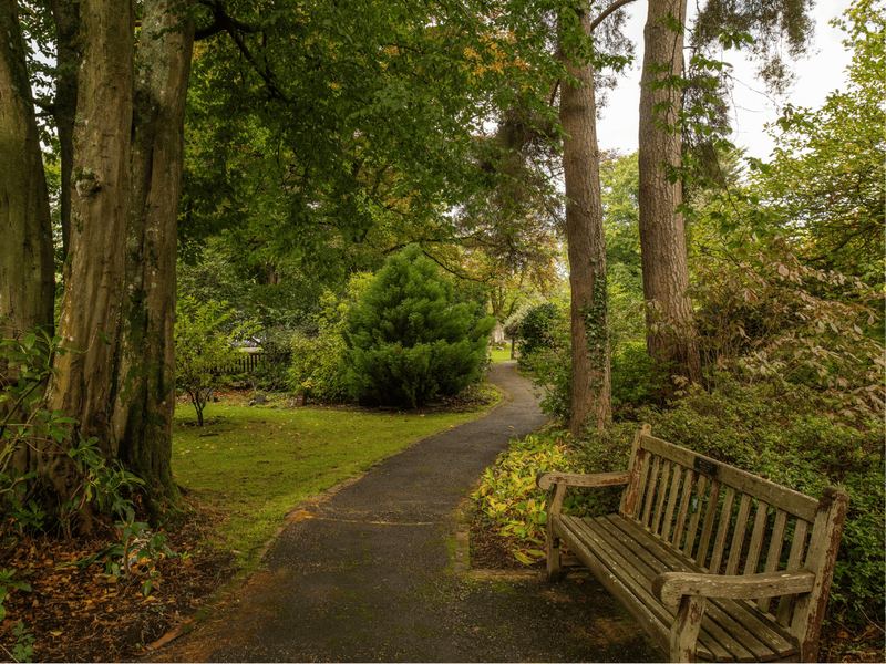 CHA - Charing Crematorium - Garden