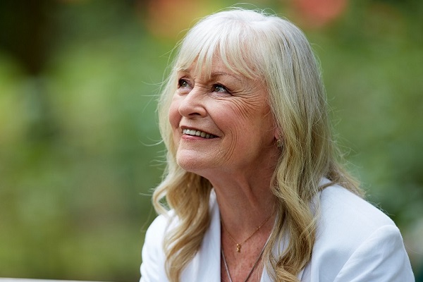 Sue Cook Close Up Smiling