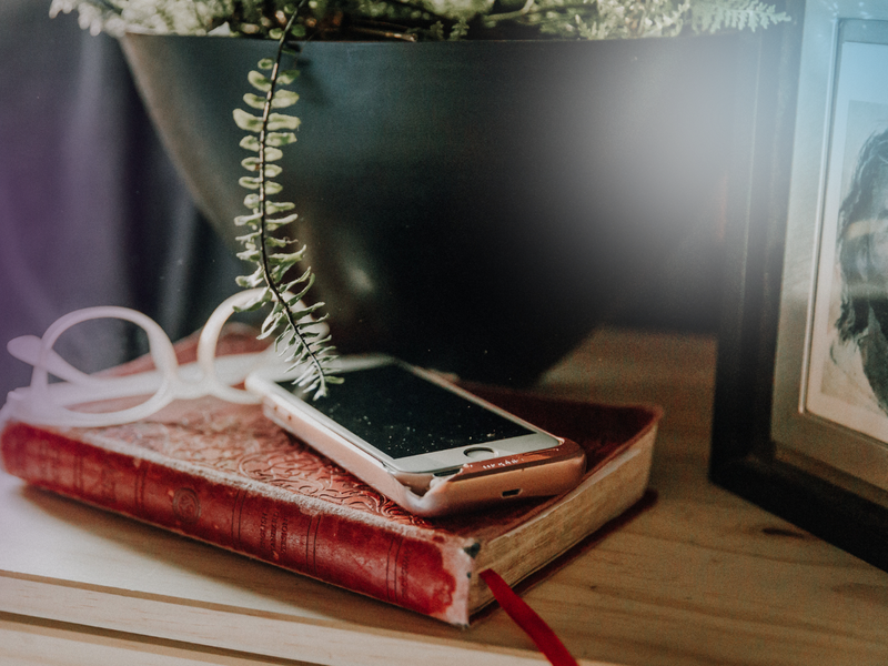 book phone on table