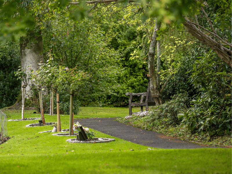 CHA - Charing Crematorium - Garden