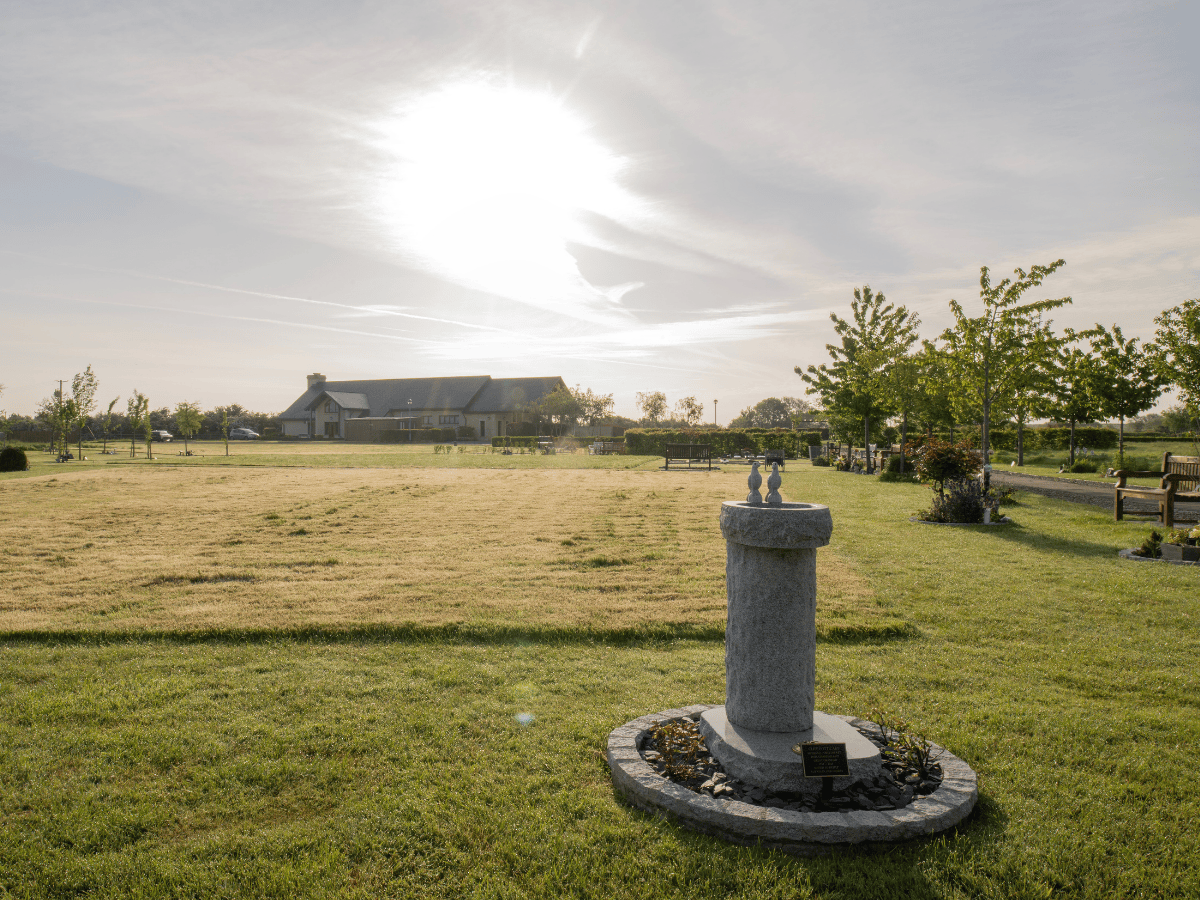 SGM - Sedgemoor Crematorium - Grounds 1