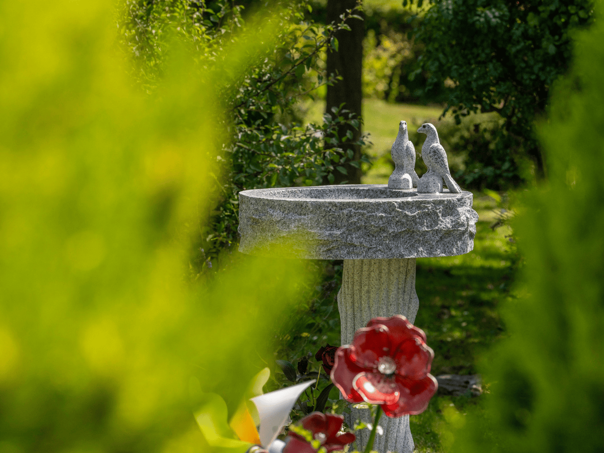BAS - Basildon Crematorium - Gardens