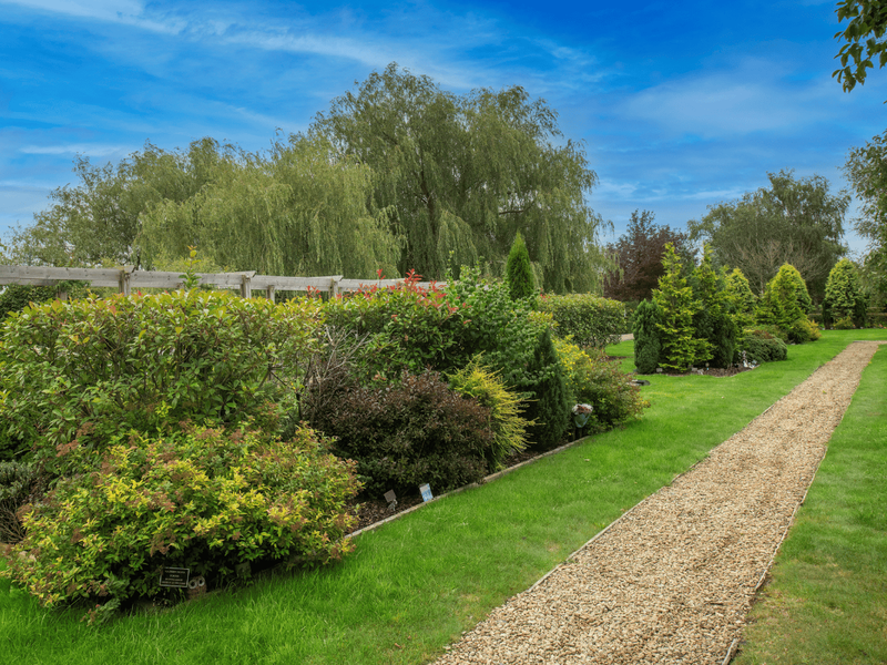 WLC - Westerleigh Crematoria - Gardens